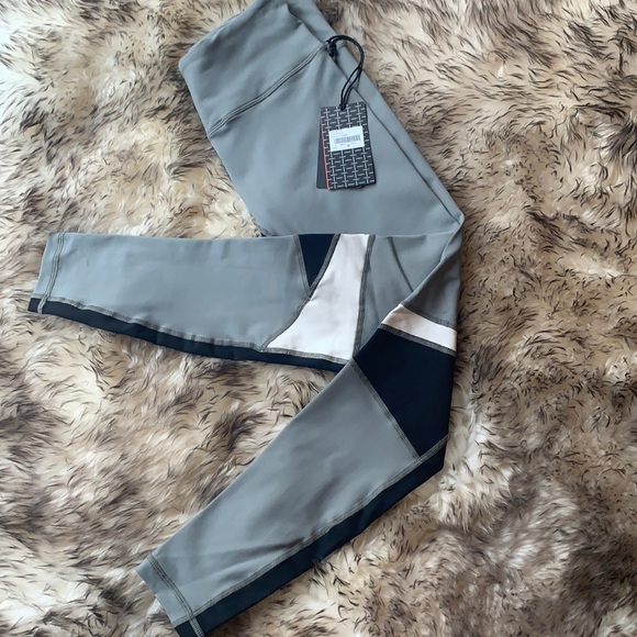 NEW Vimmia Guardian legging - Picture 2 of 6
